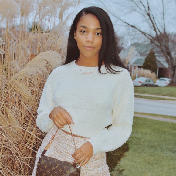 Meet your Posher, Maia - Picture 1 of 2